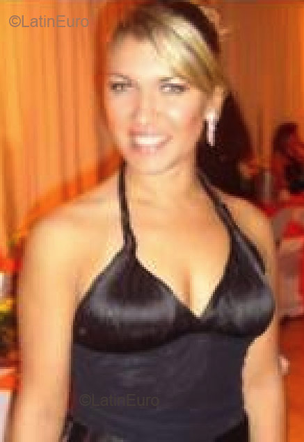 Date this beautiful Brazil girl Vanize- from Porto Alegre B1930