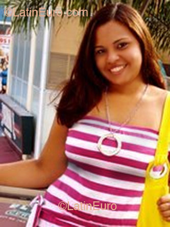 Date this pretty Brazil girl Caroline from Rio de Janeiro B1937