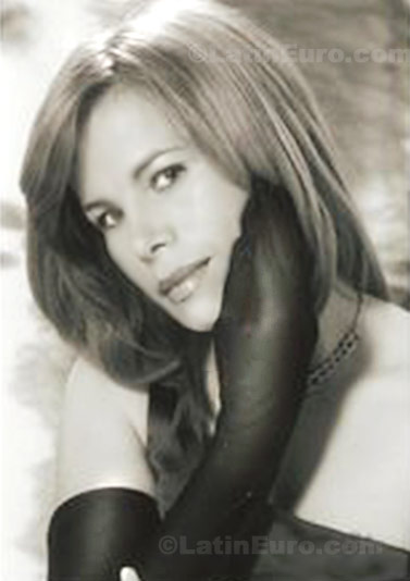 Date this gorgeous Brazil girl Ana from Ribeirao Branco B197