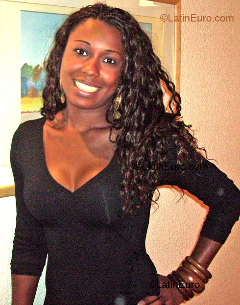 Date this sensual Brazil girl Fabiana from Sao Paulo B2040