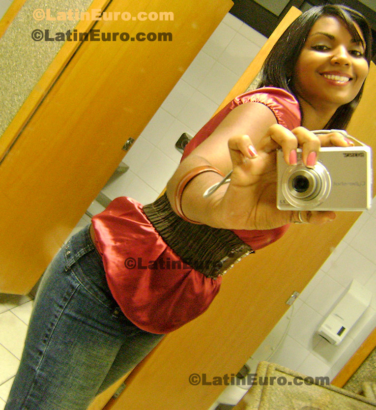 Date this athletic Brazil girl Rosangela from Itabuna BR3711