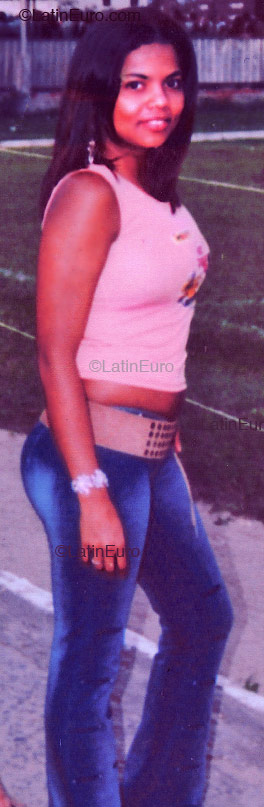 Date this passionate Brazil girl Smaily from  B2055