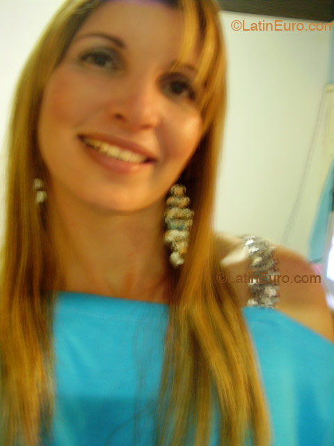 Date this georgeous Brazil girl Dilaney from  B2063