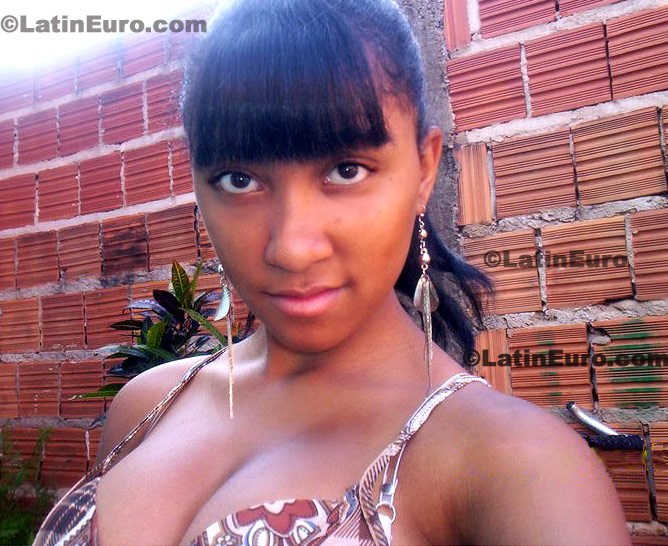 Date this cute Brazil girl Joice from Ribeirao Preto B213