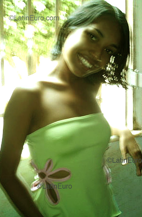 Date this lovely Brazil girl Ana from Sao Luis B2170