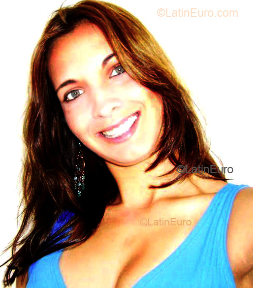 Date this hot Brazil girl Leandra from  B2268