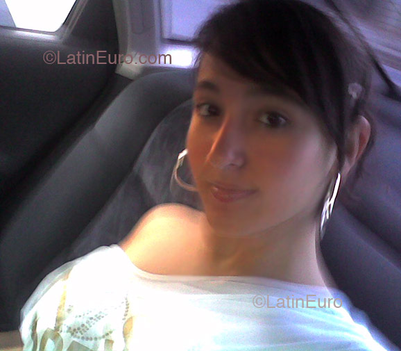 Date this nice looking Brazil girl Larissa from Belo Horizonte B2330