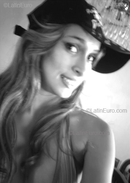 Date this good-looking Brazil girl Davidhia from RECIFE B2448