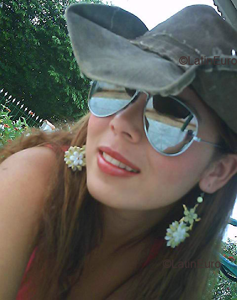 Date this funny Brazil girl Fernanda- from  B2465