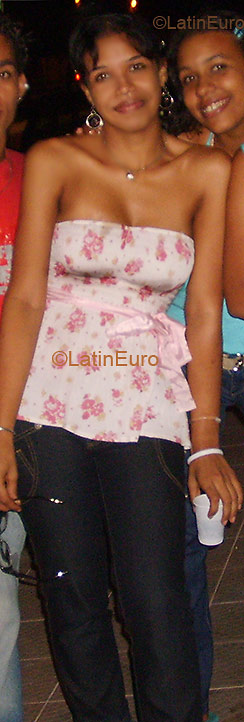 Date this sensual Brazil girl Kenny from ARACAJU B2475