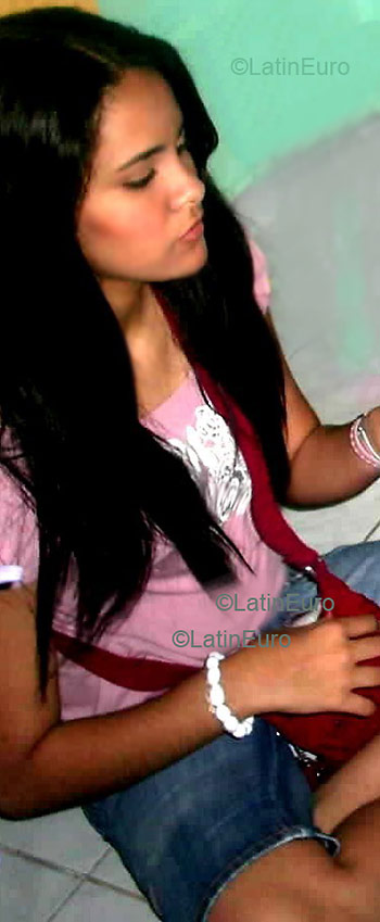 Date this cute Brazil girl Dannielly from  B2478