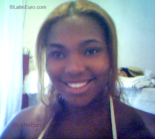 Date this voluptuous Brazil girl Domenica from Sao Paulo B2515