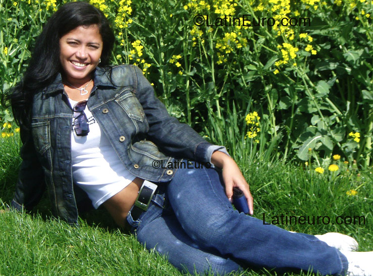 Date this pretty Brazil girl Lucia from Manaus B2522