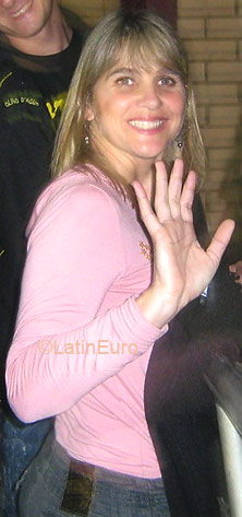 Date this happy Brazil girl Kary from SOMBRIO B2581