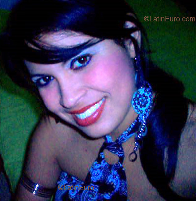Date this charming Brazil girl Vivi from IMPERATRIZ B2592