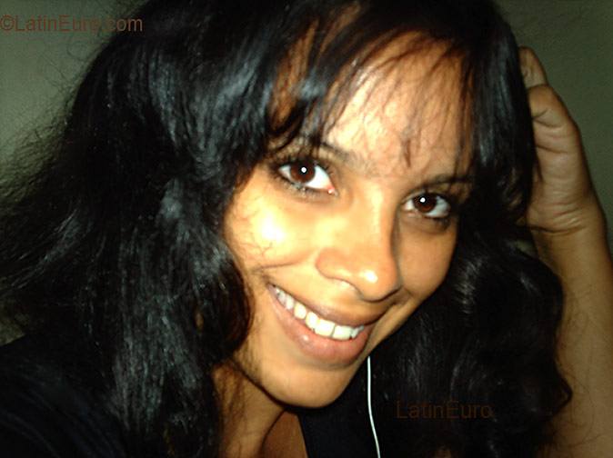 Date this young Brazil girl Andreia from VITORIA B2654