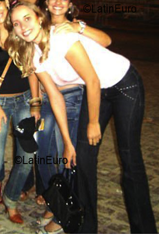 Date this voluptuous Brazil girl Eliene from PAULO AFONSO B2679