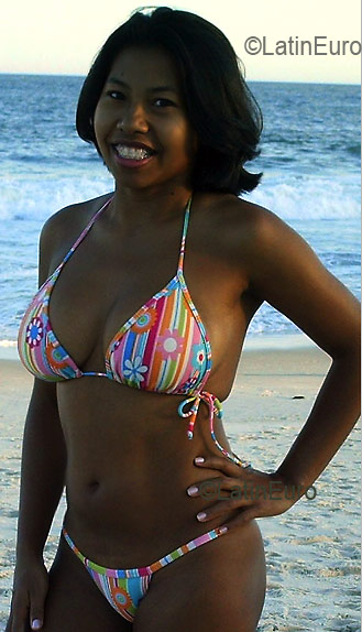 Date this good-looking Brazil girl Maria from RIO DE JANEIRO B2763