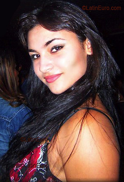 Date this beautiful Brazil girl Hadaika from MAUA B2832