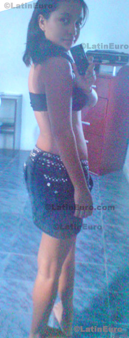 Date this stunning Brazil girl Thamyres from Campos Dos Goytacazes B284