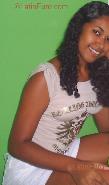 Date this lovely Brazil girl Rafaela from RIO DE JANEIRO B2855