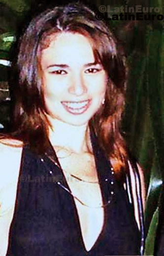 Date this sultry Brazil girl Larissa from Natal B297