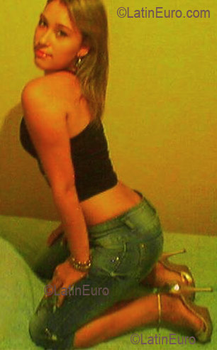 Date this hard body Brazil girl Mikelayne from IBIARA B2993