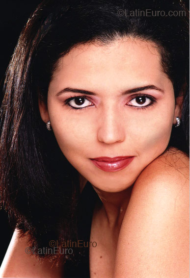 Date this beautiful Brazil girl Luciane from SAO PAULO B3029