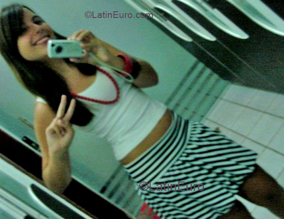 Date this good-looking Brazil girl Kelcy from  B3055