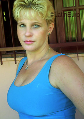 Date this gorgeous Brazil girl Iedda from CACHOEIRO DE ITAPEMIRIM B3075