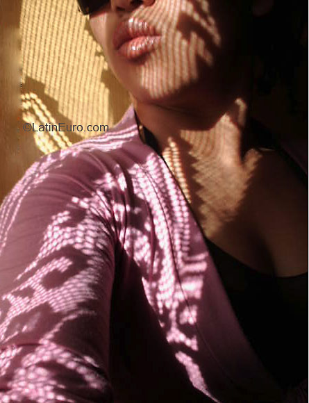 Date this voluptuous Brazil girl Eliana from PINHAIS B3125