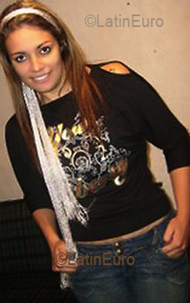 Date this nice looking Brazil girl Karine from CRUZ ALTA B3178