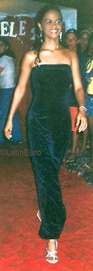 Date this georgeous Brazil girl Daianne from  B3200