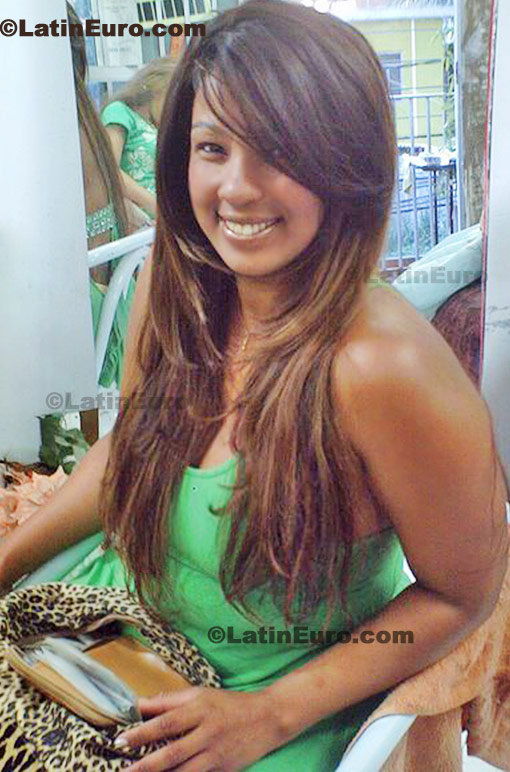 Date this good-looking Brazil girl Patricia from Belford Roxo B328