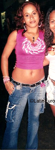 Date this good-looking Brazil girl Andrea from RIO DE JANEIRO B3289