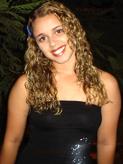 Date this funny Brazil girl Luiza from BOM JESUS DO NORTE B3443