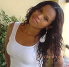 Date this beautiful Brazil girl Giovana from UBERABA B3489