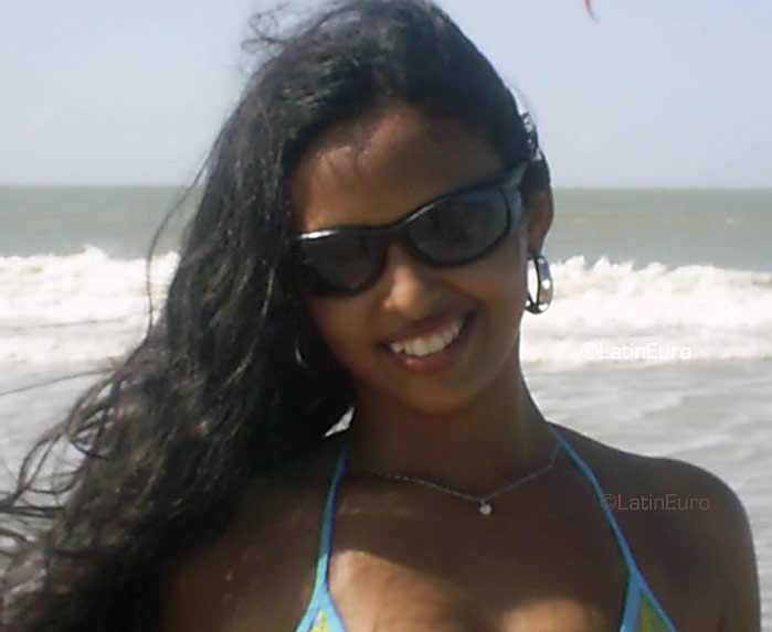Date this nice looking Brazil girl Luana from FORQUILHA B3523