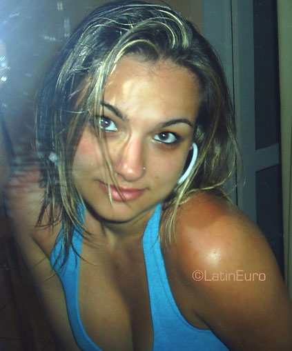 Date this lovely Brazil girl Vivian from SAO PAULO B3599