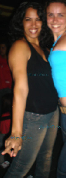 Date this good-looking Brazil girl Desiree from RIO DE JANEIRO B3624