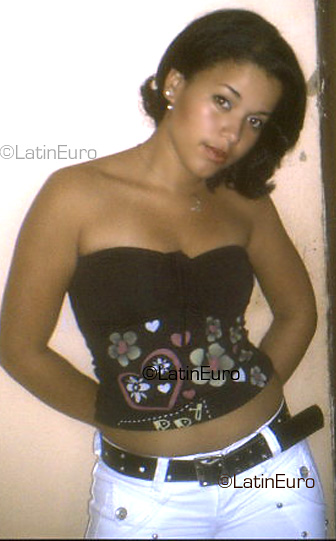 Date this attractive Brazil girl Rayne from SANTO ANTONIO DO DESCOBERTO B3649