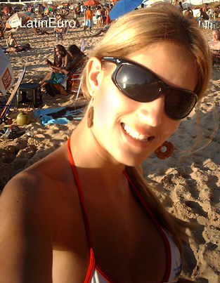 Date this pretty Brazil girl Fernanda from BARUERI B3683