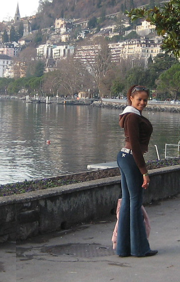 Date this beautiful Brazil girl Clelia from  B3724