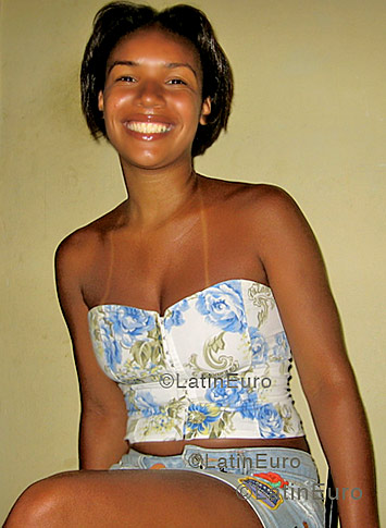 Date this athletic Brazil girl Nane from RIO DE JANEIRO B3837