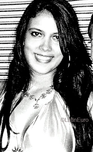 Date this attractive Brazil girl Clarissa from PETROLINA B4004