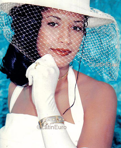 Date this young Brazil girl B4015 from TRES LAGOAS B4015