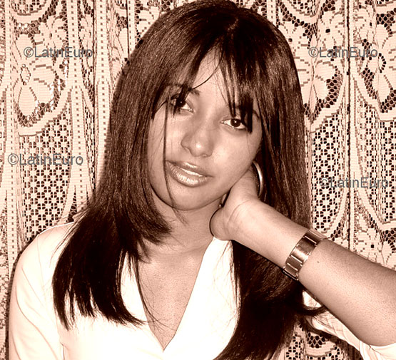 Date this delightful Brazil girl Francislene from CUIABA B4117