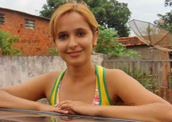 Date this tall Brazil girl Silvia- from GOIANIA B4140