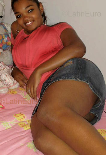 Date this young Brazil girl Aline from RIO DE JANEIRO B4217