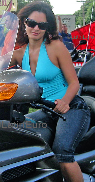 Date this hard body Brazil girl Roberta from FRANCA B4352